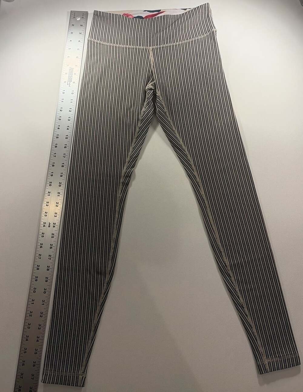 Lululemon Wunder Under Striped Leggings Cream/navy...